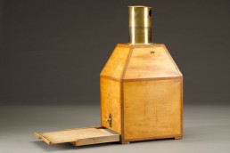 Apparatus for producing daguerrotypes